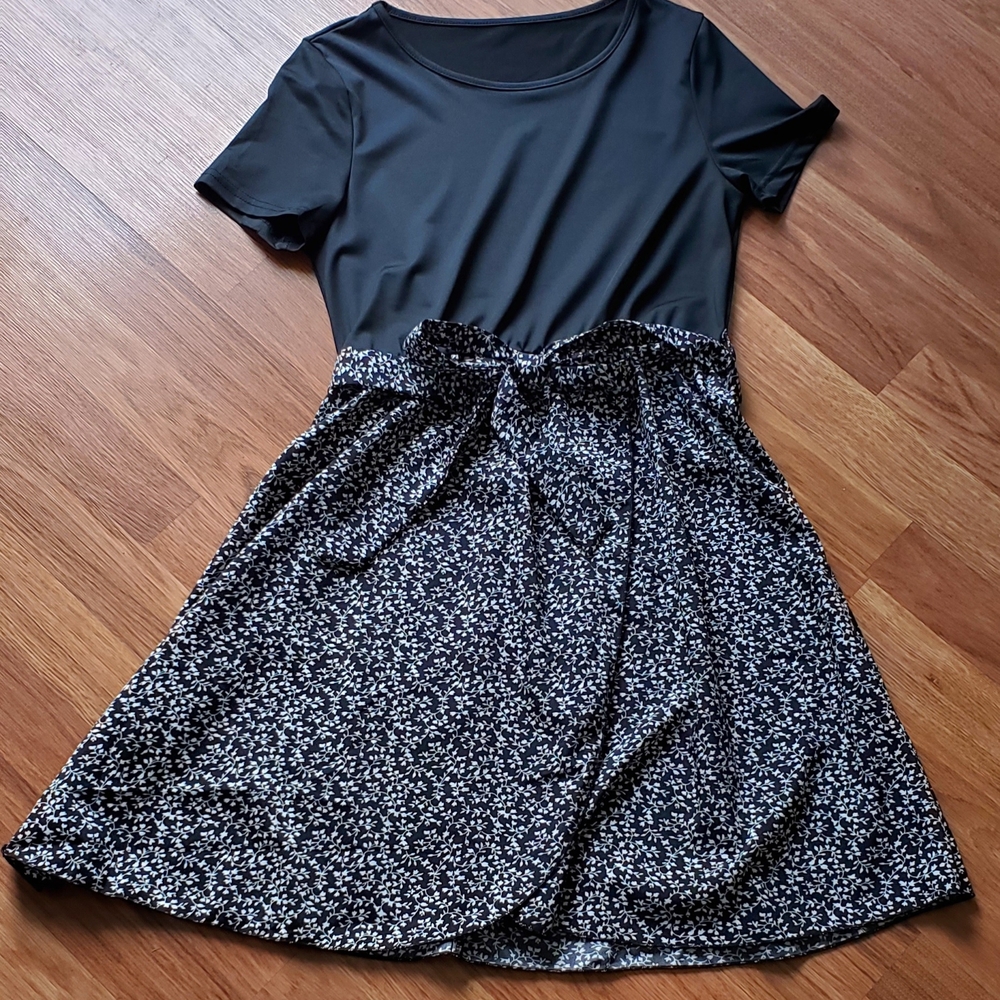 Black Floral Women's Or Junior's Medium Dress